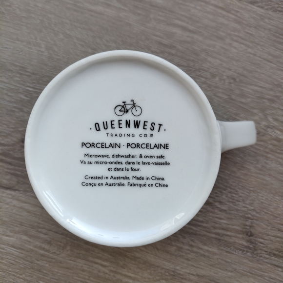 Queenwest Black-and-White Camera Sketches Mug - Picture 9 of 9